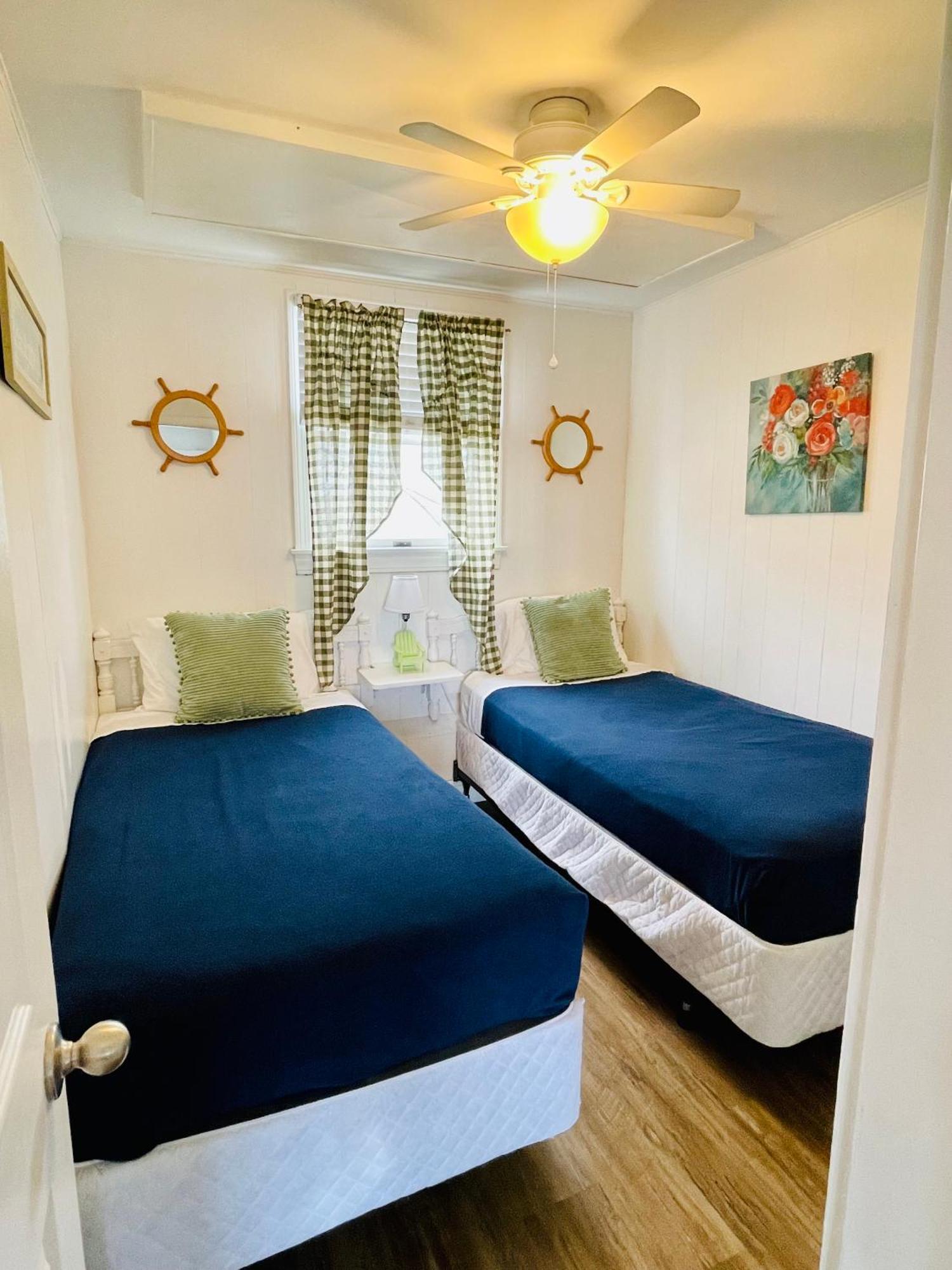 ميناء دينيس The Garlands Motel الغرفة الصورة