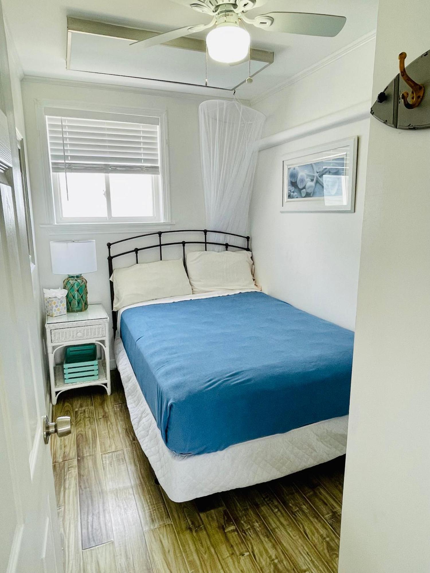 ميناء دينيس The Garlands Motel الغرفة الصورة